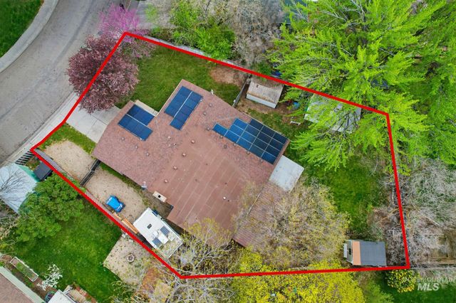 1995 N Wilmington Dr, Boise, ID 83704