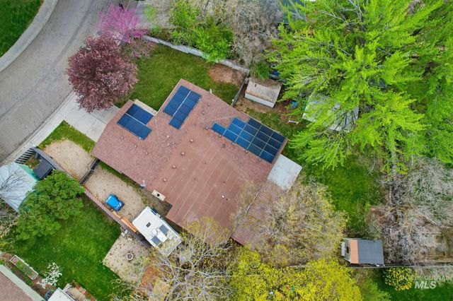 1995 N Wilmington Dr, Boise, ID 83704