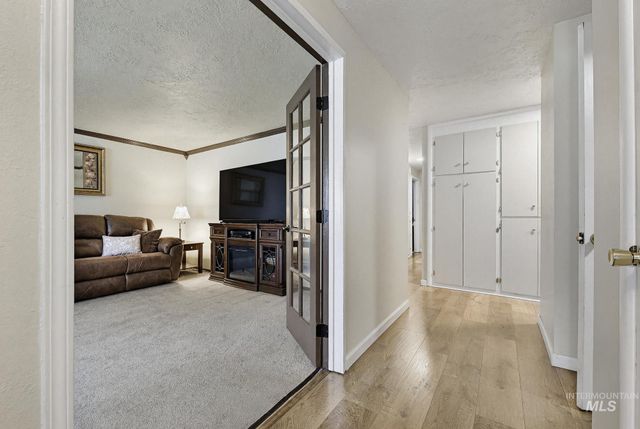 1995 N Wilmington Dr, Boise, ID 83704