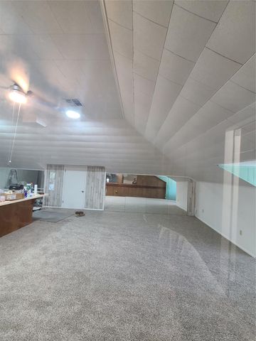 615 E Washington ST, Giddings, TX 78942