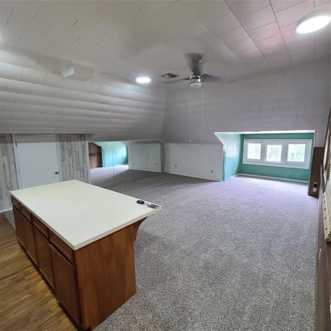 615 E Washington ST, Giddings, TX 78942