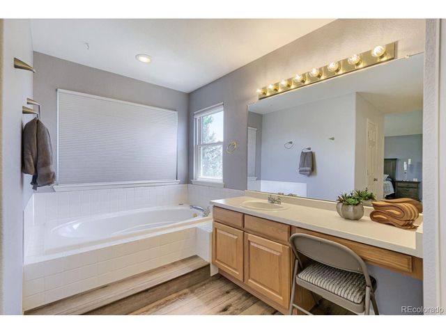 5860 S Espana St, Aurora, CO 80015