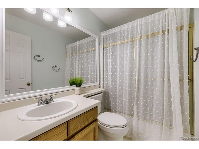 5860 S Espana St, Aurora, CO 80015