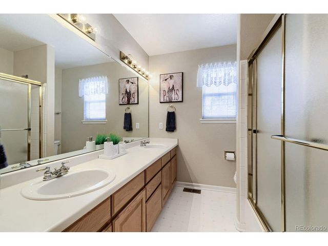 5860 S Espana St, Aurora, CO 80015