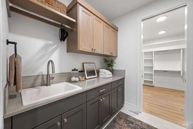 7176 N Firhill Pl, Eagle, ID 83616