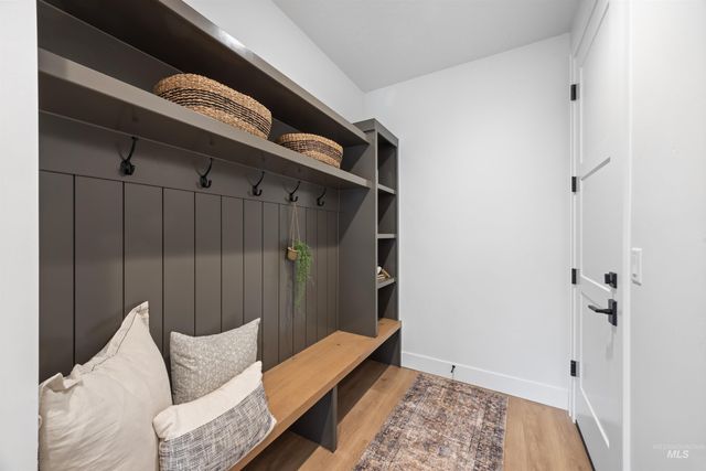 7176 N Firhill Pl, Eagle, ID 83616