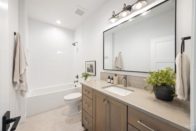 7176 N Firhill Pl, Eagle, ID 83616