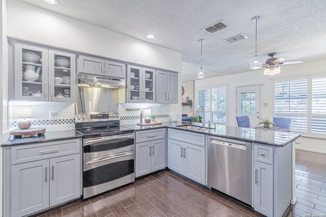 2102 OAK RNCH, San Antonio, TX 78259
