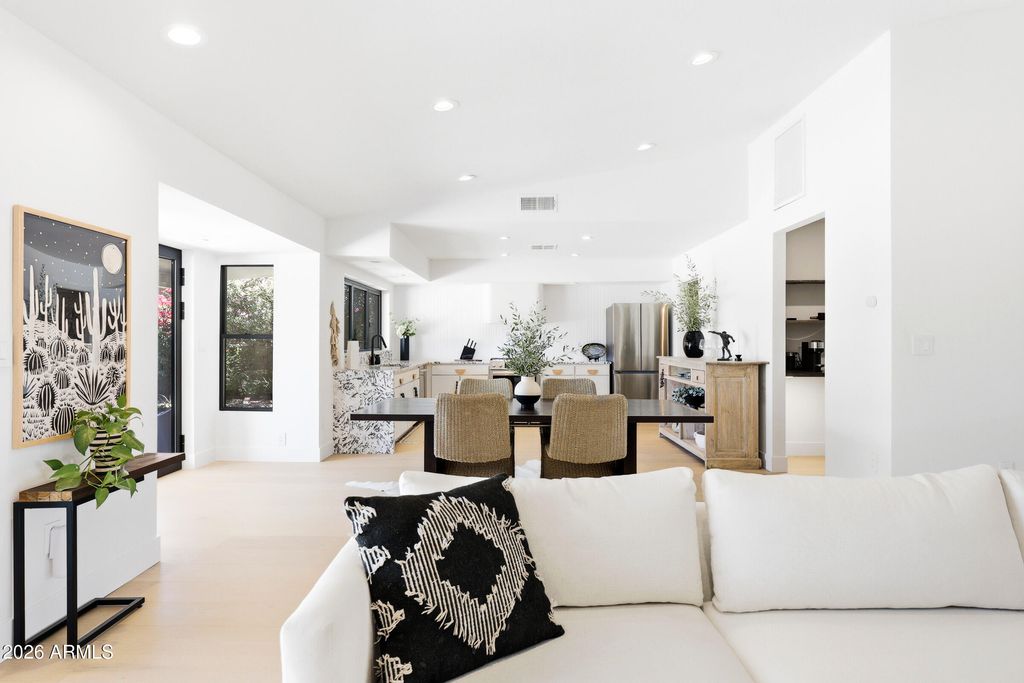 Image 3 of property listing at 5810 E FRIESS Drive, Scottsdale, AZ 85254