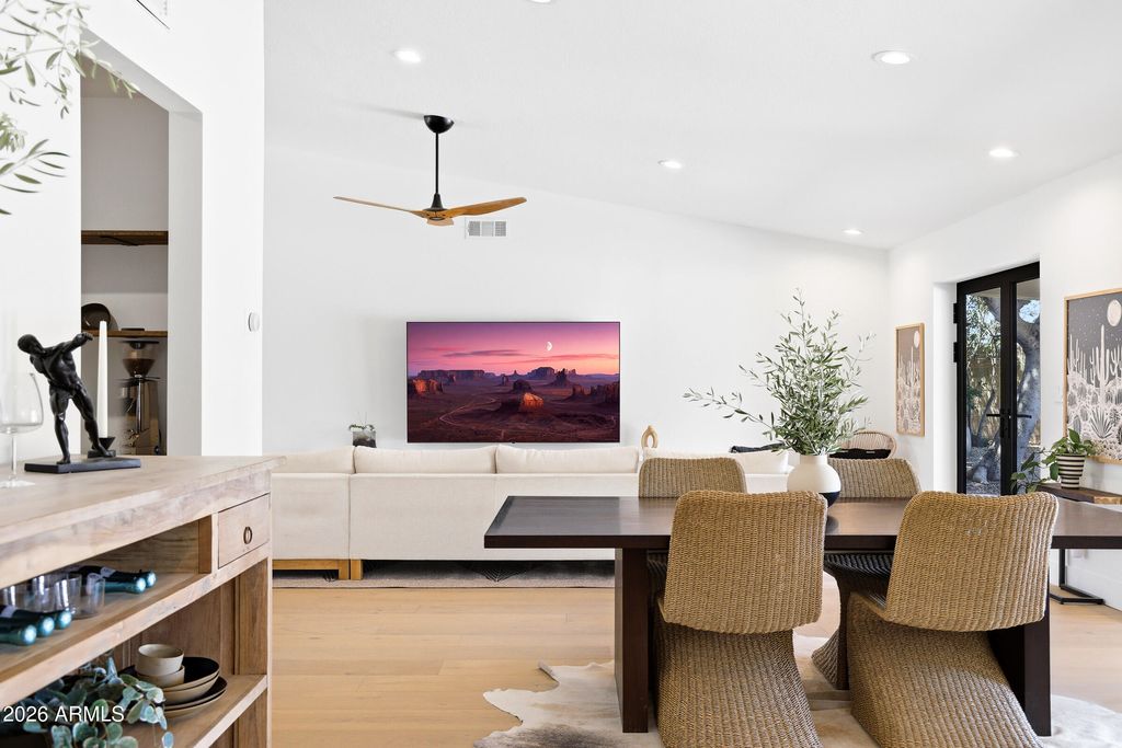 Image 4 of property listing at 5810 E FRIESS Drive, Scottsdale, AZ 85254