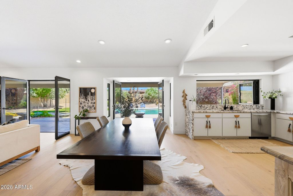 Image 8 of property listing at 5810 E FRIESS Drive, Scottsdale, AZ 85254