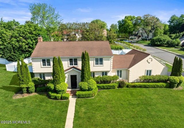 16 Bridle Drive, West Long Branch, NJ 07764