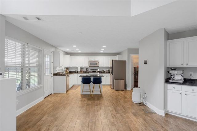 709 Roxholly Lane, Buford, GA 30518