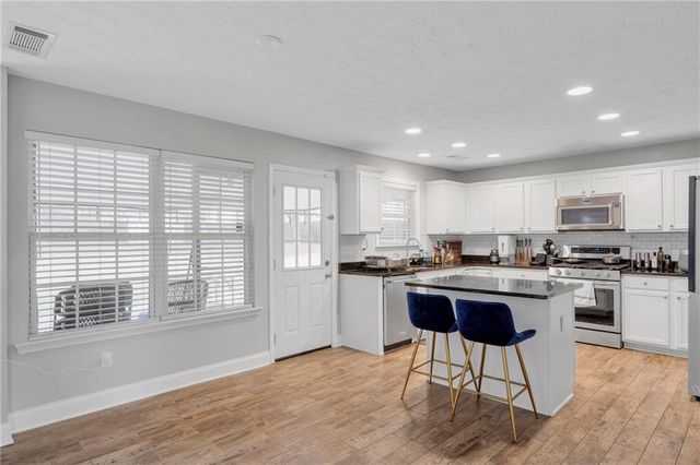 709 Roxholly Lane, Buford, GA 30518
