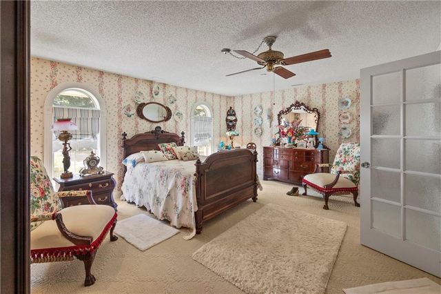 2950 W Eagle View, Garden City, KS 67846