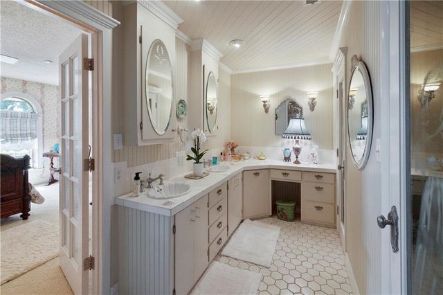 2950 W Eagle View, Garden City, KS 67846