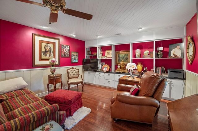 2950 W Eagle View, Garden City, KS 67846