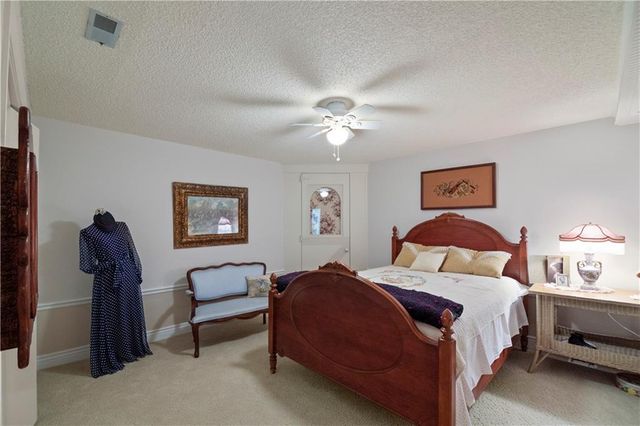 2950 W Eagle View, Garden City, KS 67846