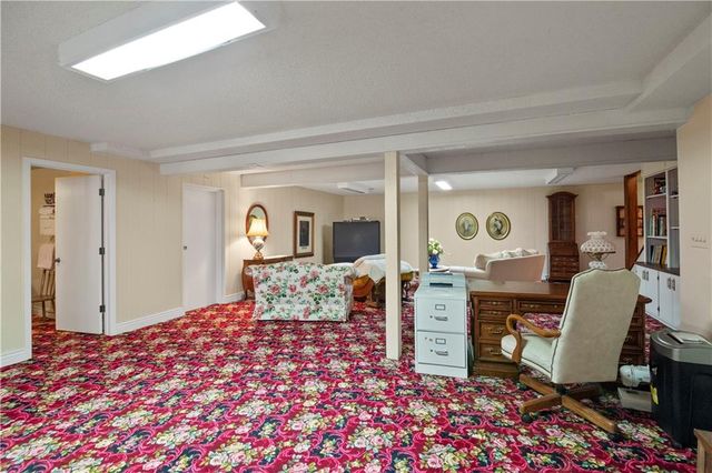 2950 W Eagle View, Garden City, KS 67846