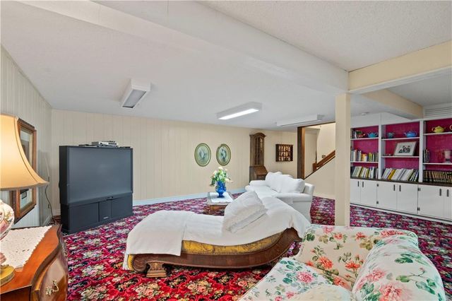 2950 W Eagle View, Garden City, KS 67846