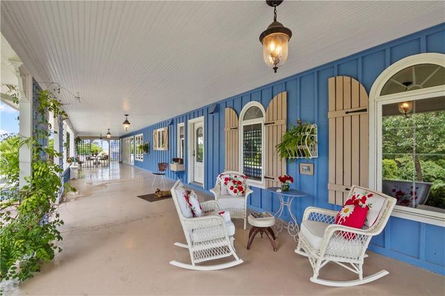 2950 W Eagle View, Garden City, KS 67846