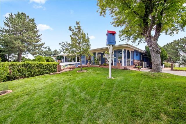 2950 W Eagle View, Garden City, KS 67846