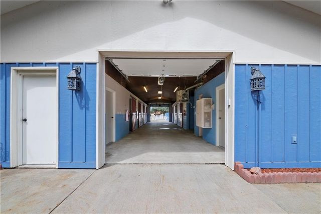 2950 W Eagle View, Garden City, KS 67846