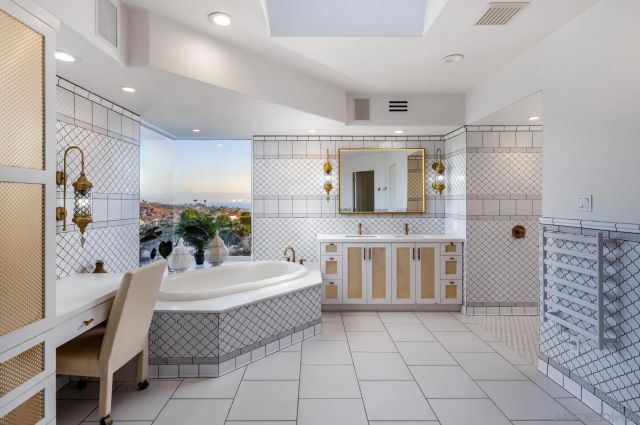 1375 Este Vista, Cardiff By The Sea, CA 92007