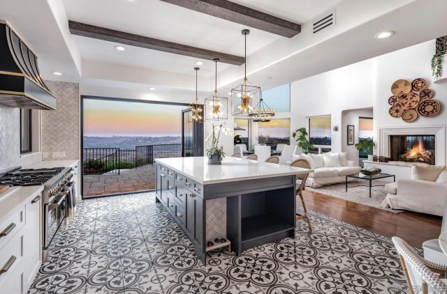 1375 Este Vista, Cardiff By The Sea, CA 92007