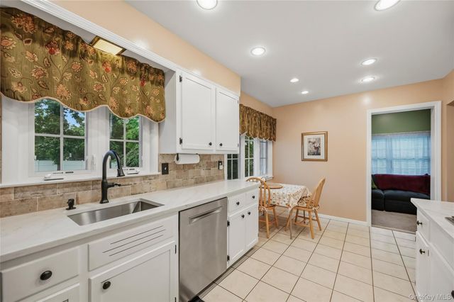 4 Pheasant Drive, West Nyack, NY 10994