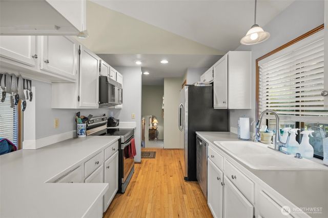 14107 97th Avenue NE, Kirkland, WA 98034