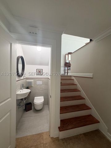 8031 NE Bayshore Ct 8031, Miami, FL 33138