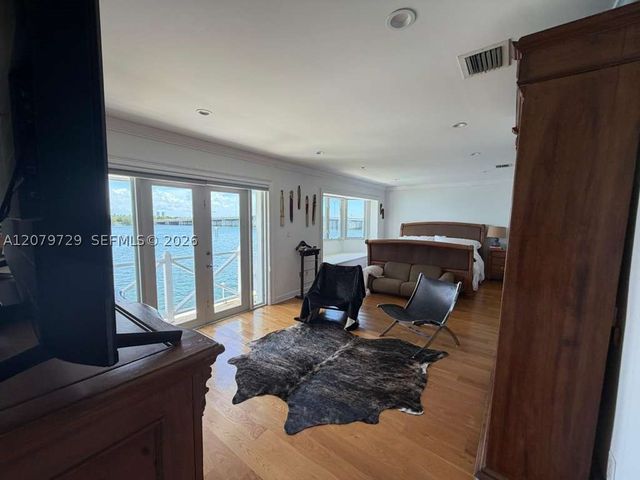 8031 NE Bayshore Ct 8031, Miami, FL 33138
