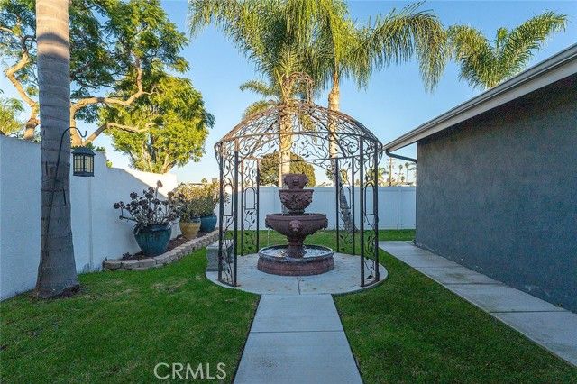 7671 Juliette Low Drive, Huntington Beach, CA 92647