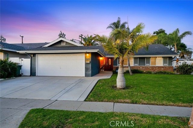 7671 Juliette Low Drive, Huntington Beach, CA 92647