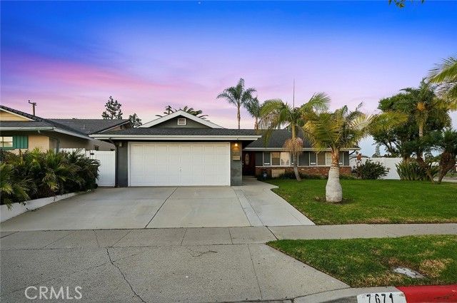 7671 Juliette Low Drive, Huntington Beach, CA 92647