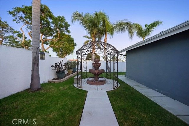 7671 Juliette Low Drive, Huntington Beach, CA 92647