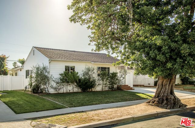 5444 W 77th Street, Los Angeles, CA 90045