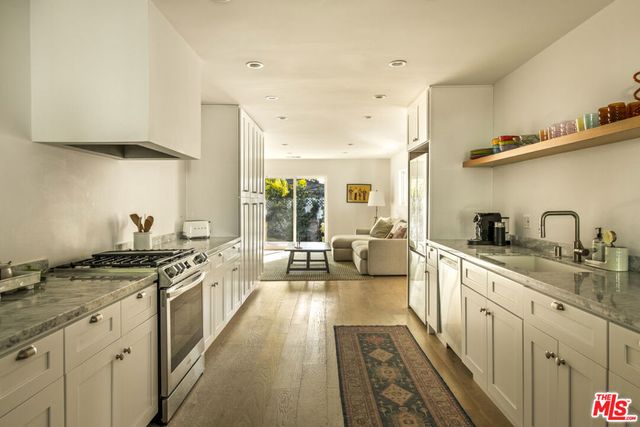 5444 W 77th Street, Los Angeles, CA 90045