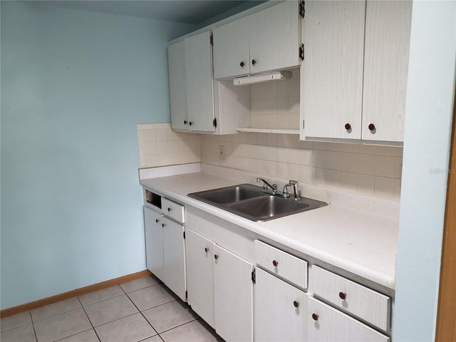 2021 PENNSYLVANIA AVENUE 5, Englewood, FL 34224
