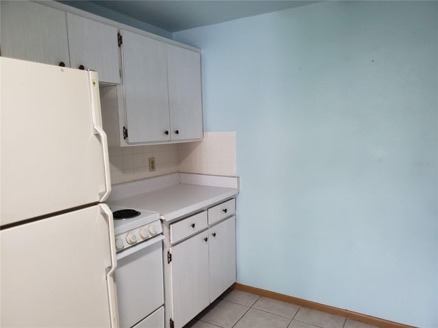 2021 PENNSYLVANIA AVENUE 5, Englewood, FL 34224