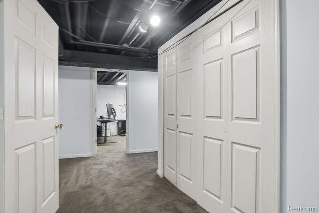 2679 Roundtree Drive, Troy, MI 48083