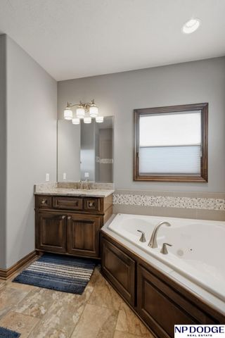 12504 Pintail Circle, Papillion, NE 68046