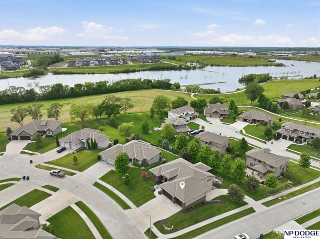 12504 Pintail Circle, Papillion, NE 68046