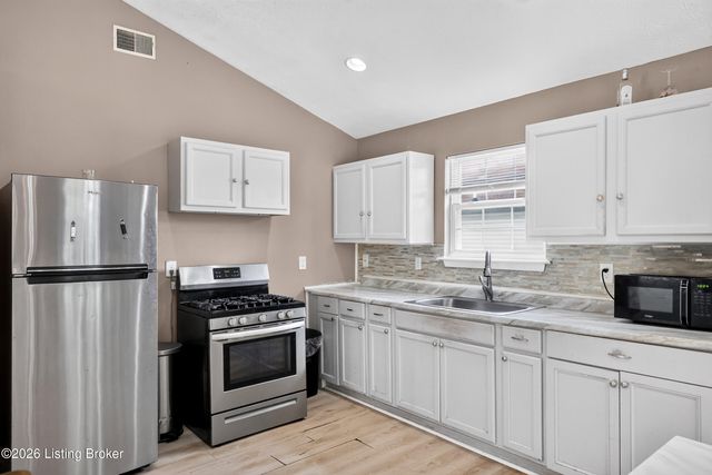 3529 Hale Ave, Louisville, KY 40211