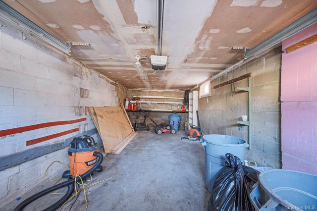 21 Valleywood Drive, Huntington Station, NY 11746