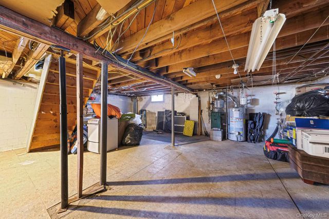 21 Valleywood Drive, Huntington Station, NY 11746