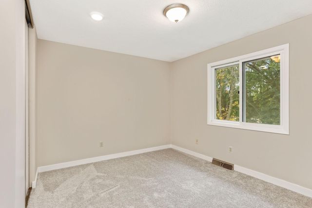 8616 Windward Circle, Eden Prairie, MN 55344