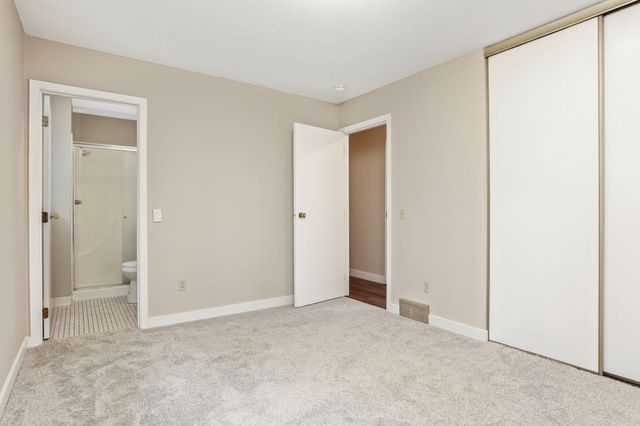 8616 Windward Circle, Eden Prairie, MN 55344