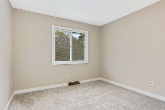 8616 Windward Circle, Eden Prairie, MN 55344